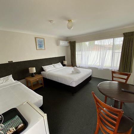 Hanging Rock Family Motel 바테만스베이 외부 사진