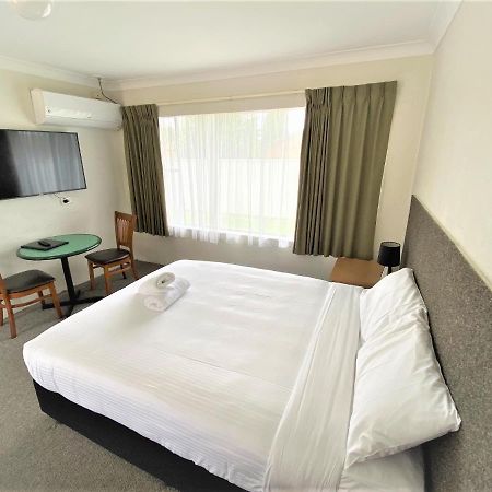 Hanging Rock Family Motel 바테만스베이 외부 사진