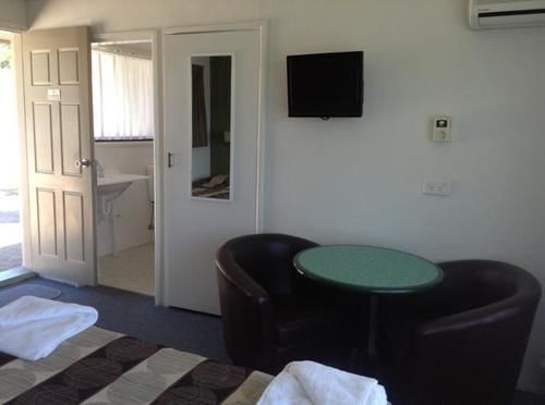 Hanging Rock Family Motel 바테만스베이 외부 사진