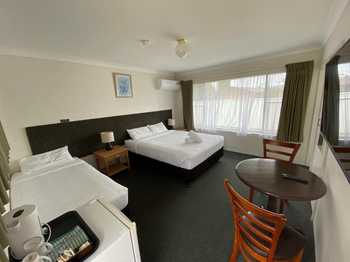 Hanging Rock Family Motel 바테만스베이 외부 사진
