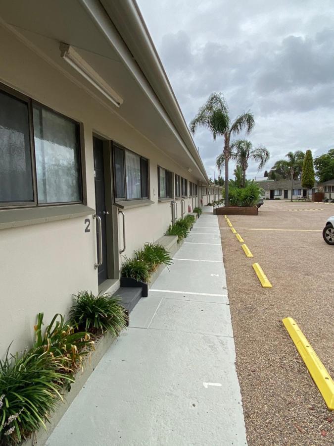 Hanging Rock Family Motel 바테만스베이 외부 사진