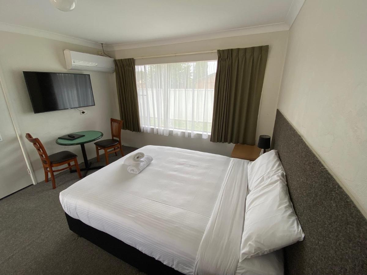 Hanging Rock Family Motel 바테만스베이 외부 사진